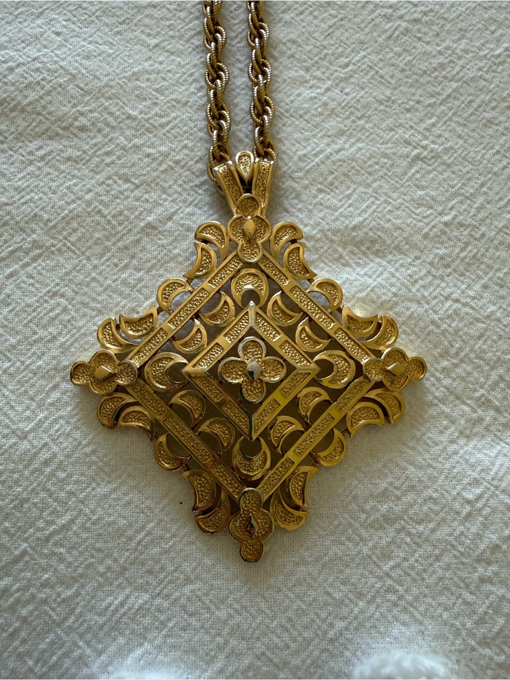 Gold Ornate Filigree Pendant Necklace - Women Jewelry